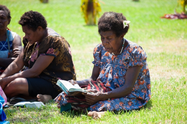 Bible, Woman, Bible Translation, Papua New Guinea, Traditional Dress